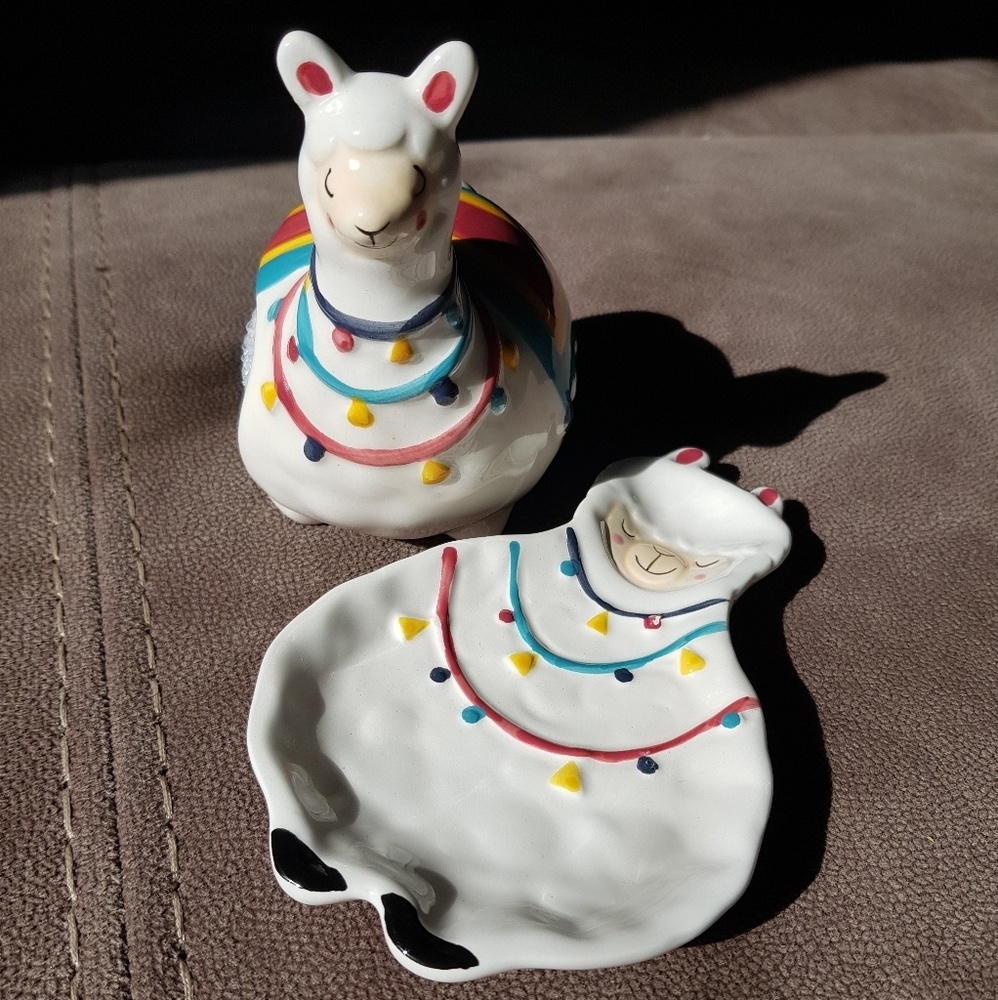 Llama 2 piece Dish Set - Picture 1 of 5